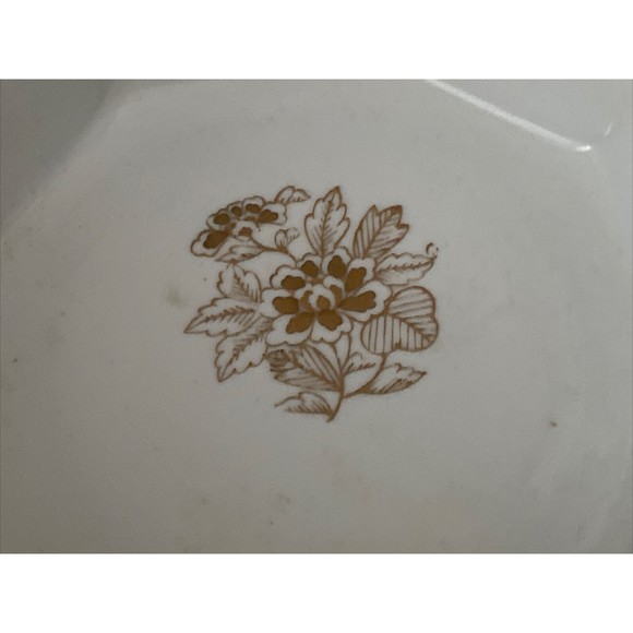 Japanese Kutani Octagonal Bowl with Gilt Highlights Mid 20th Century - Picture 3 of 8